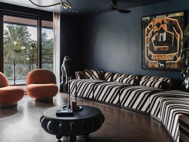 Hourglass shaped centre table – Beautiful Homes